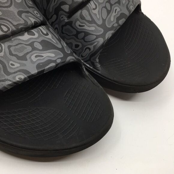 OOFOS OOah Camo Black Grey Recovery Slides Unisex EU 47 Men’s US 14 Women’s 16